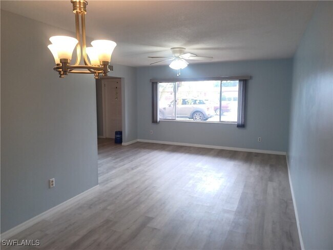 Building Photo - 1915 W Lakeview Blvd Unit 3 Rental