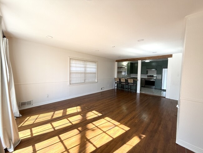 Photo - 1100 W Grand Ave