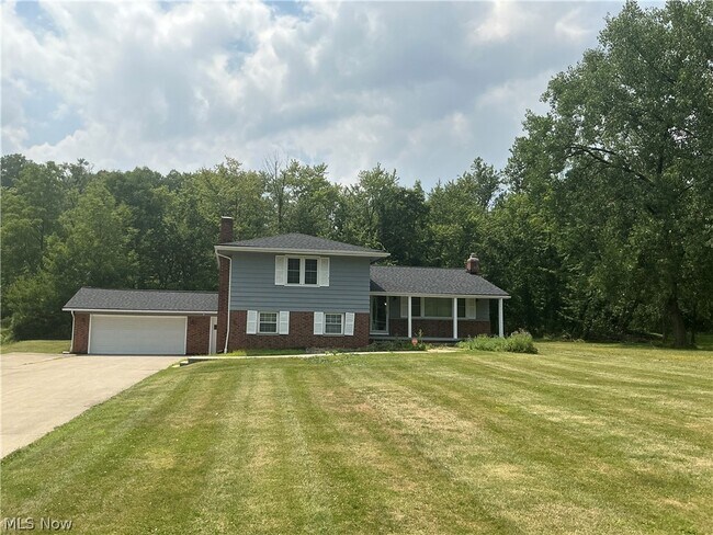 Photo - 3732 Maplecrest Rd