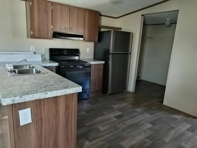 Photo - 312 Walker Ct