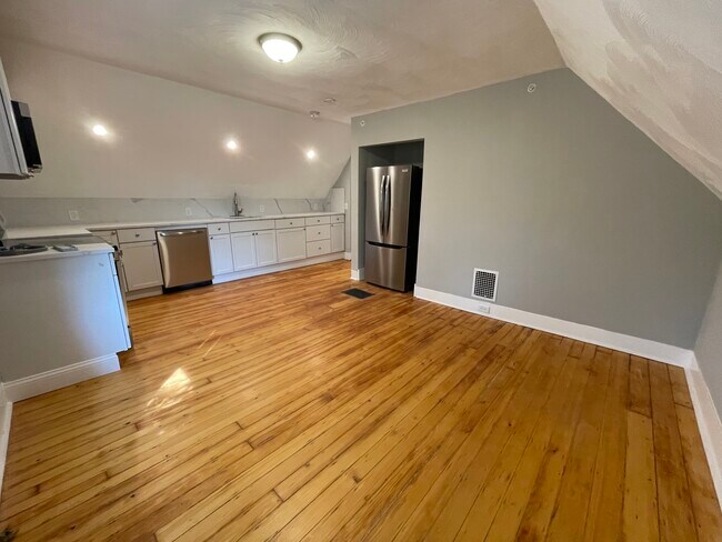 35 Cameron Ave