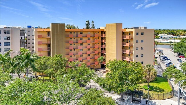 Photo - 16400 NE 17th Ave Unit 206
