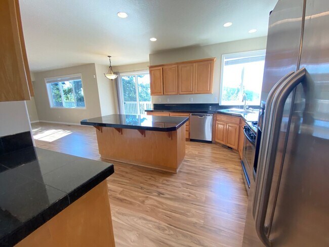 Photo - Beautiful 6 Bedroom Happy Valley Home!