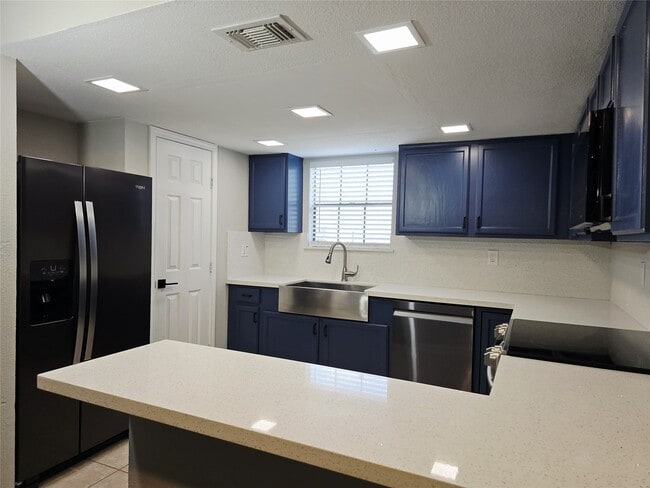 Building Photo - 14911 Wunderlich Dr Unit True