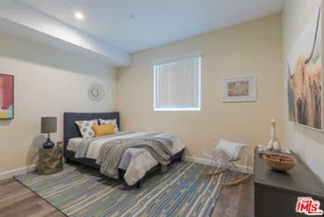 Building Photo - 850 S Gramercy Pl Unit 303 Rental