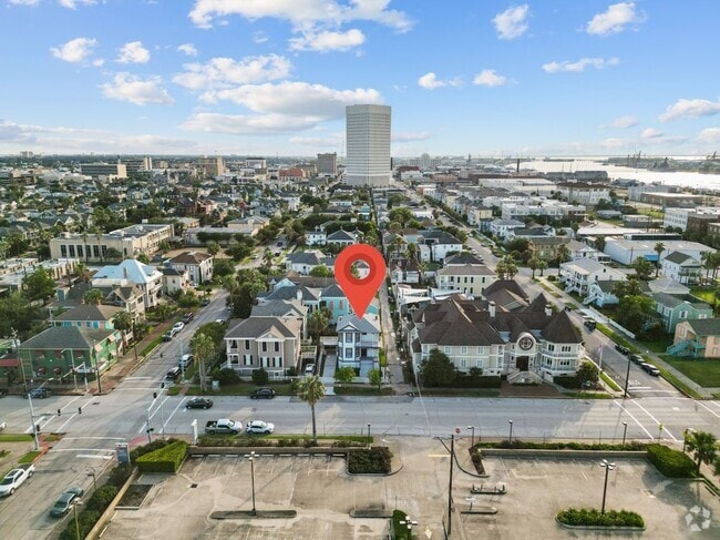 Building Photo - 313 14th St Rental
