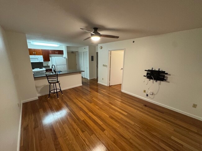 Photo - 215 N King St Unit 208