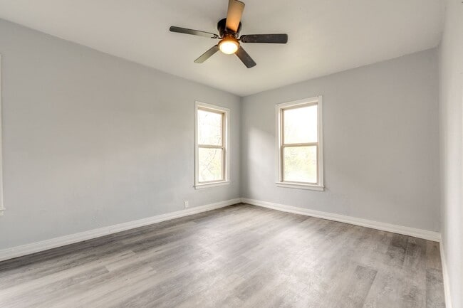 Photo - 2840 S Moreland Blvd Unit #16
