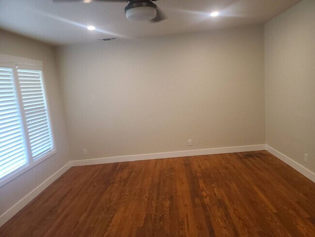 Photo - 1442 N Cherry St Unidad 1442 N Cherry (Front)