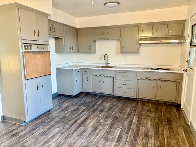 Photo - SWEET 2847-2849 # Unit 2847