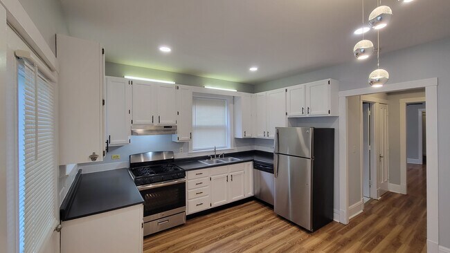 Photo - 5807 N Artesian Ave Unit #2