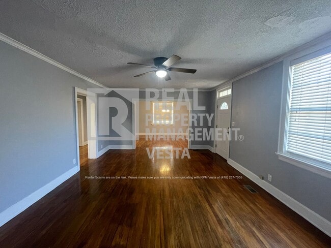 Photo - 1256 Winton Ave