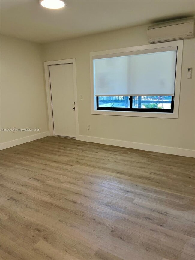 Building Photo - 711 Beacom Blvd Unit 8