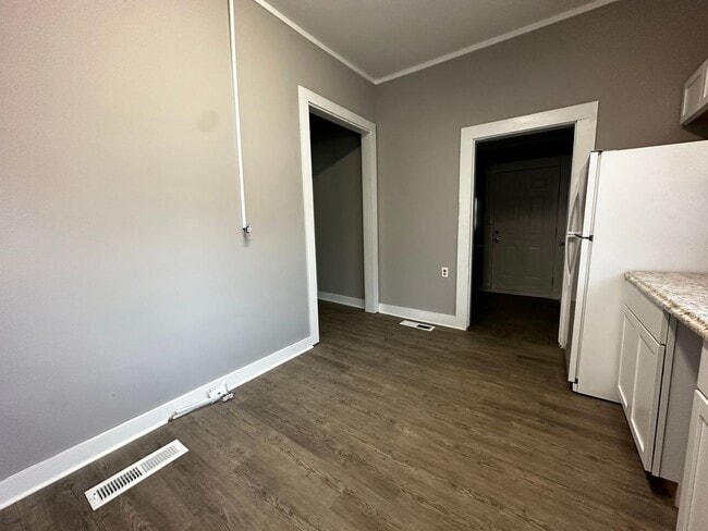 Photo - 213 E Main St