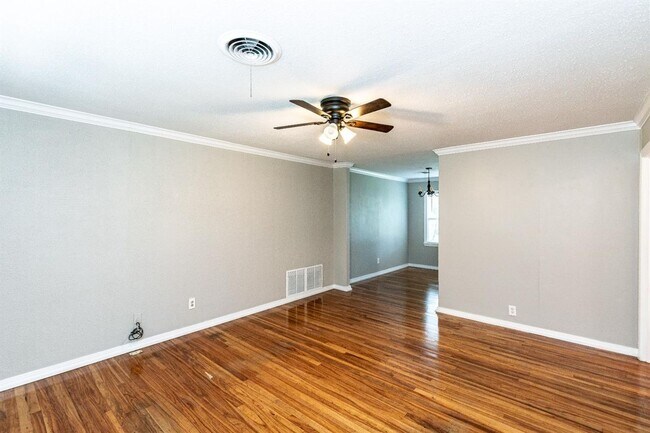 Photo - Cute 3/1 close to TEch and Medical $1,325 ...