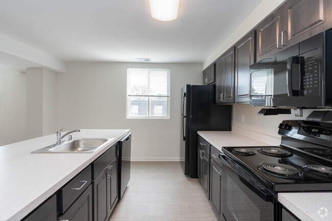 3BR 2BA 1598SF