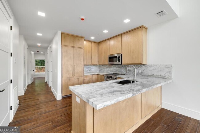 Photo - 1281 E Main St