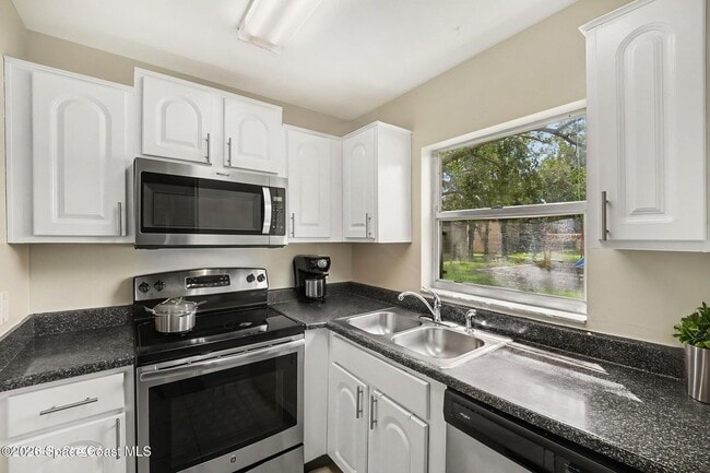 101 Summer Pl Unit 1