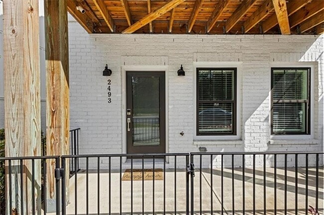 Photo - 2493 Sycamore Rd NW