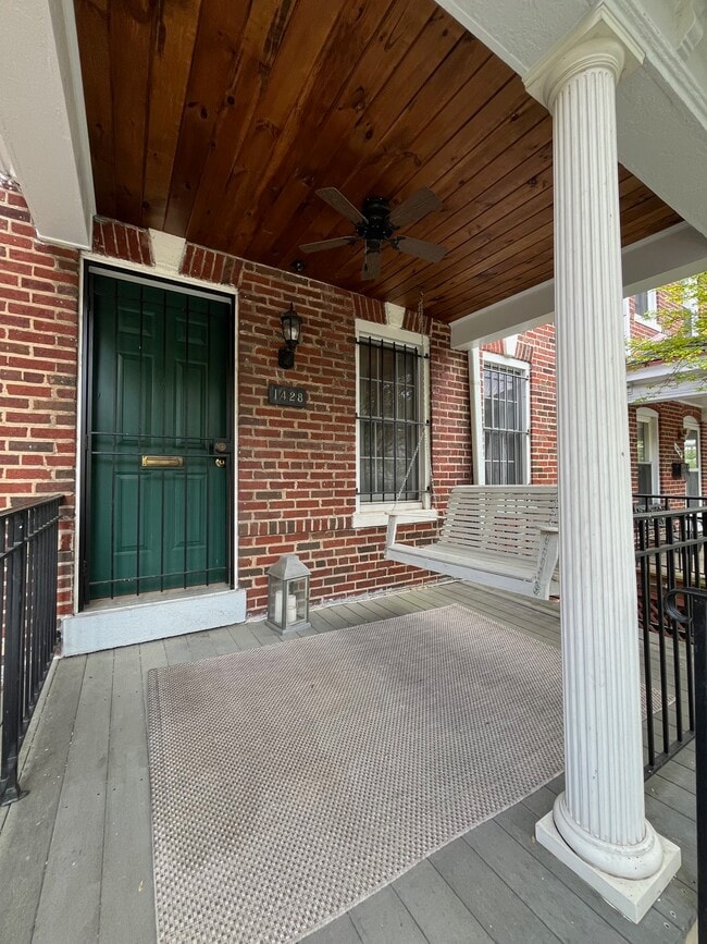 Building Photo - 1428 Oak St NW