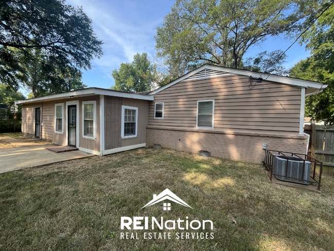 HOT LISTING! 3BR/1.5BA Memphis Gem | Hardwoods & Fenced Yard | 2-Car Garage!