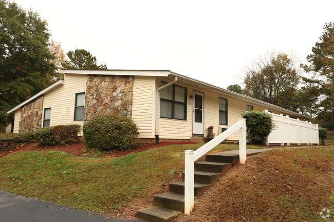 Snapwoods Apartments