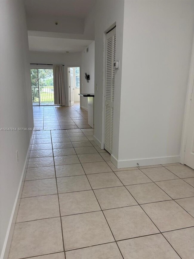 Building Photo - 2080 Greenview Shores Blvd Unit 410