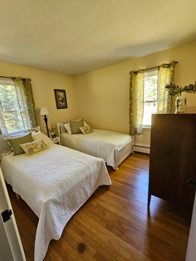 Photo - 108 Shaker St