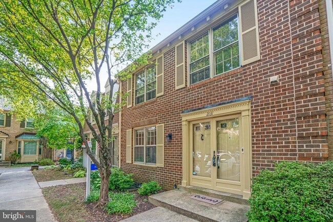 Building Photo - 2131 Kings Mill Ct Rental