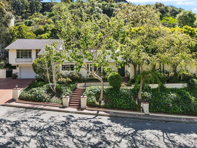 Street front - 1150 Chantilly Rd