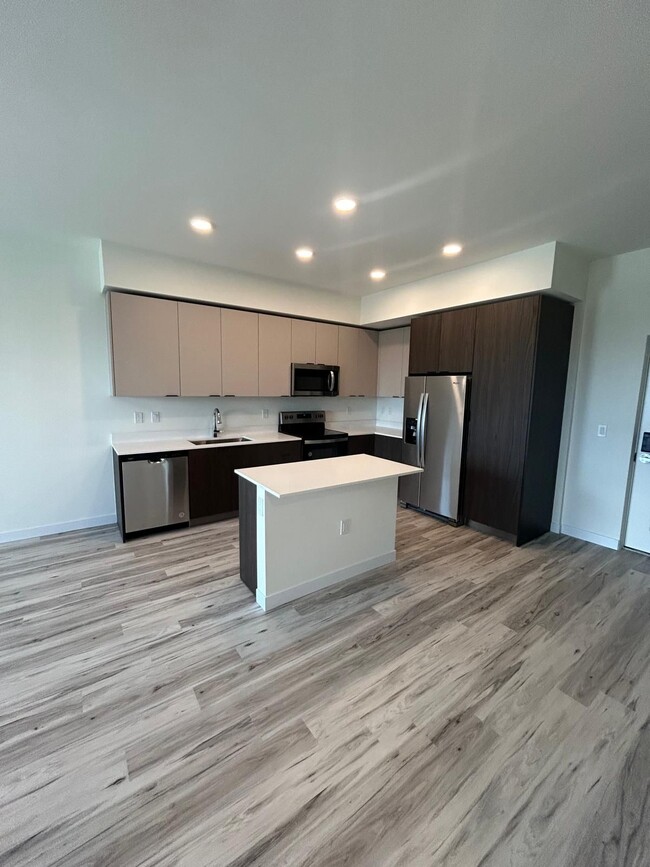 Building Photo - 1793 SW 6th Dr Unit S2 Rental