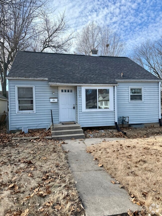 Building Photo - 3 bedroom single family home