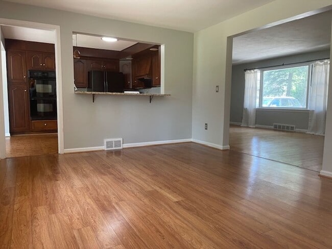 Photo - 223 Fairport Rd