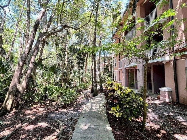 Photo - 6812 W Sample Rd Unidad 6812