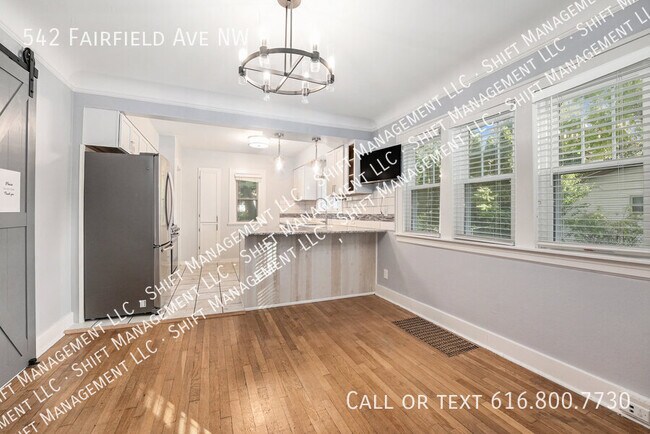 Photo - 542 Fairfield Ave NW