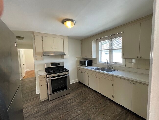 Photo - 36 Barstow St Unit 2