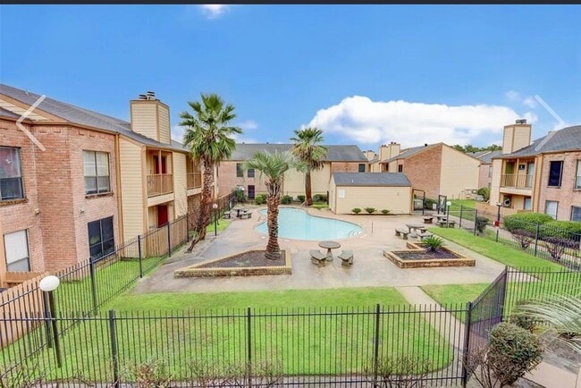 Photo - 16111 Aspenglenn Dr
