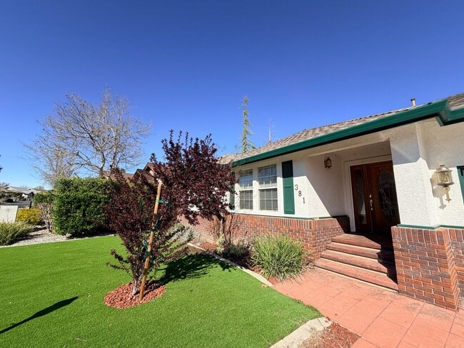 Photo - Beautiful Lakefront Home in the Vineyard! 55+ community