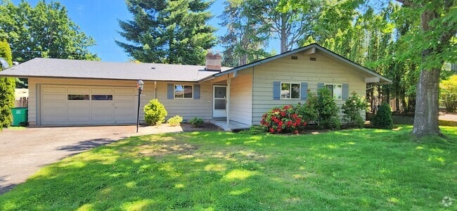 Building Photo - 2520 NE 143rd Ave Rental
