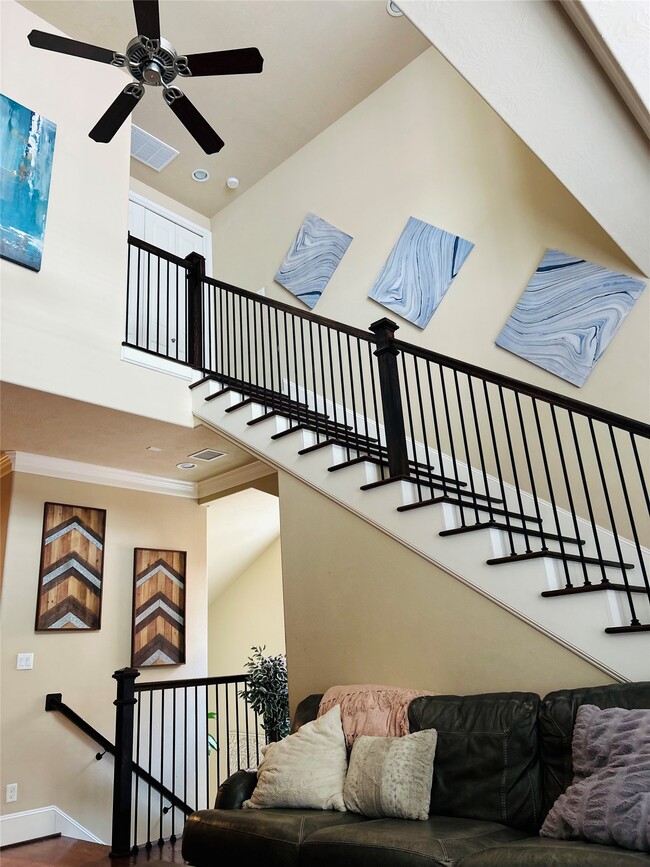 Photo - 1049 W 22nd St Unidad H