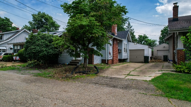 Building Photo - 1126 18th St NE Rental