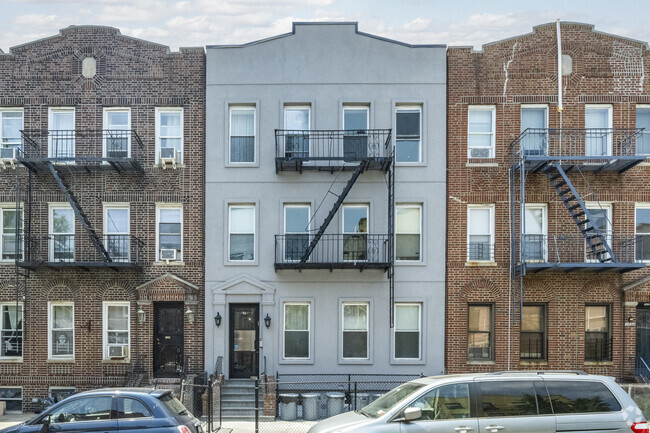 1736 E 4th St - 1736 E 4th St Apartments