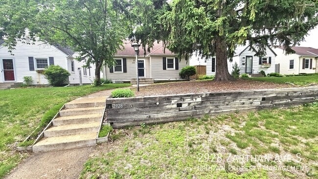 Building Photo - 2928 Zarthan Ave S Rental