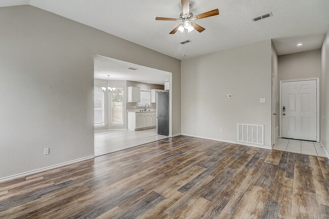 Photo - 1402 Stiles Ct