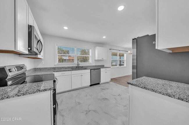Photo - 4900 S Lakewood Dr