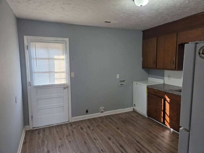 1-Month Free Summer Special - Great 2-bedroom townhome close to downtown Lexington, NC