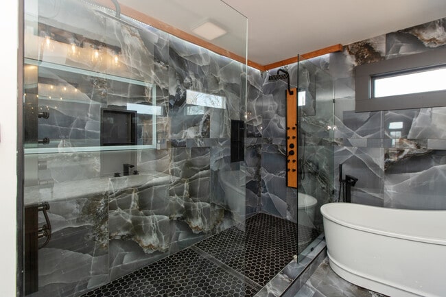 Photo - 2828 N Illinois St