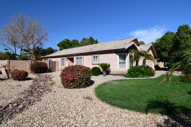 Photo - Palm Valley Beauty With A Pool!