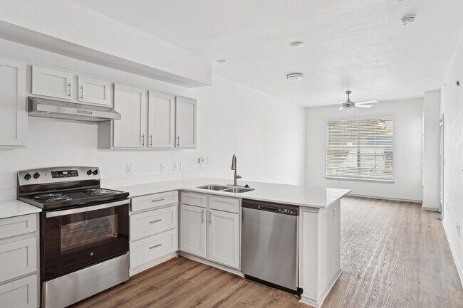 Photo - Heritage Pointe