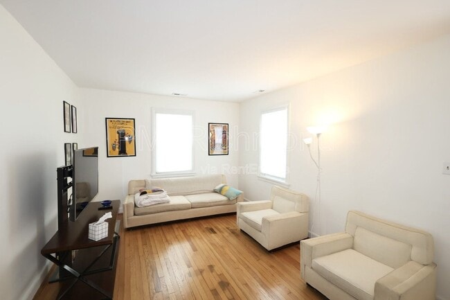Photo - 904 Maple Ave